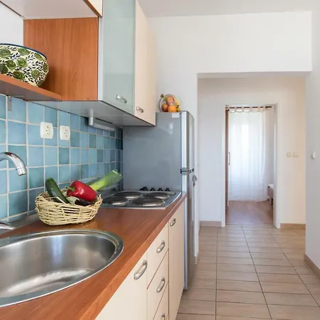 Apartments Ivona Malinska Buitenkant foto