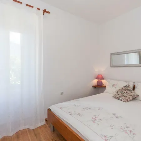 Apartments Ivona Malinska Buitenkant foto