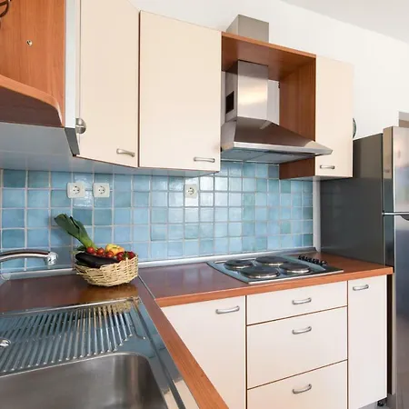 Apartments Ivona Malinska Buitenkant foto
